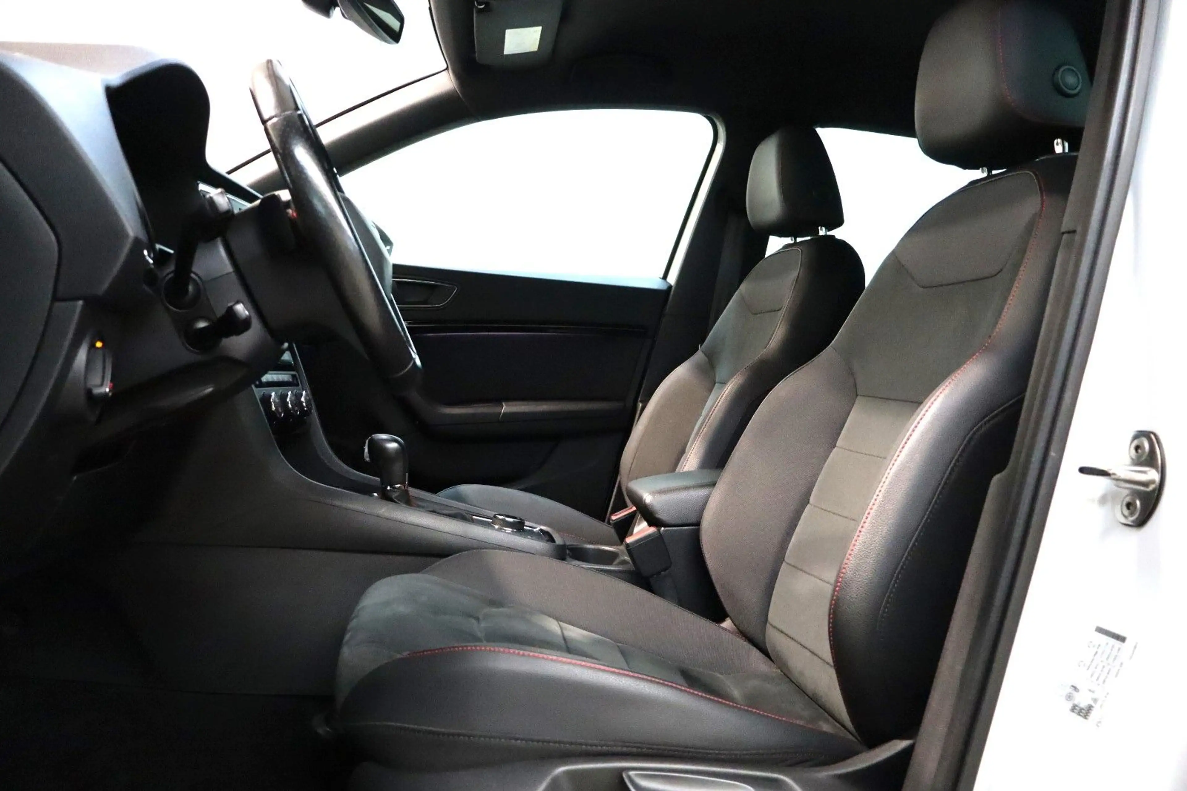 SEAT Ateca 2,0 TSI FR DSG 4Drive ACC Kamera CarPlay — photo 6