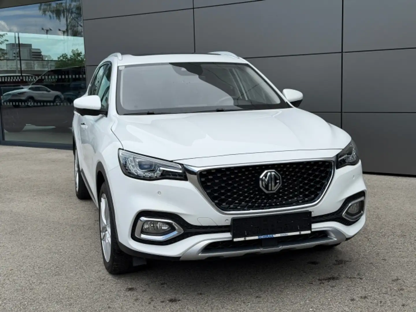 MG EHS 1,5T GDI PHEV Luxury Aut. Weiß - 2