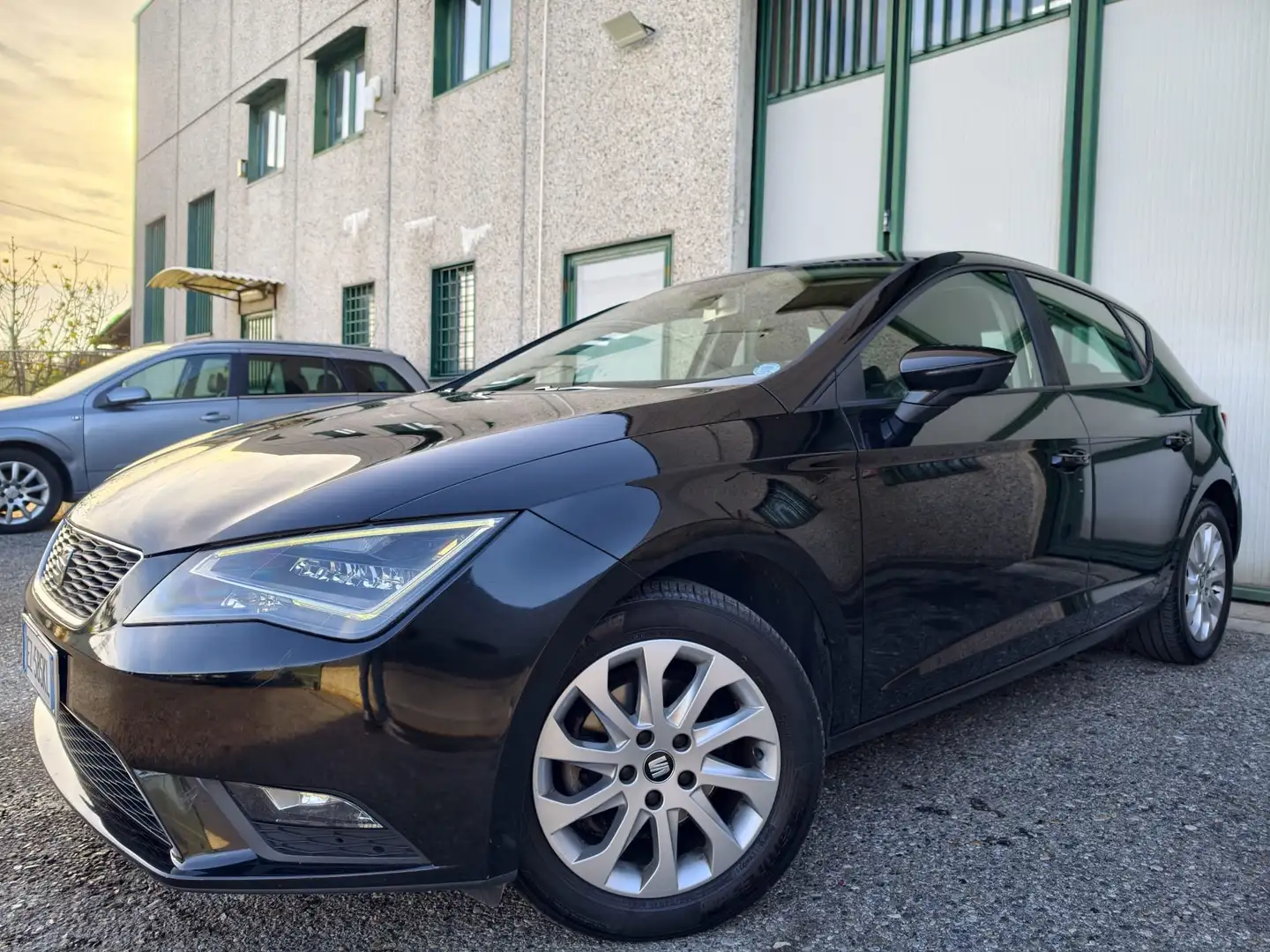 SEAT Leon 1.6 TDI NEOPATENTATI UNICO PROPRIETARIO 2015 5PORT Nero - 1