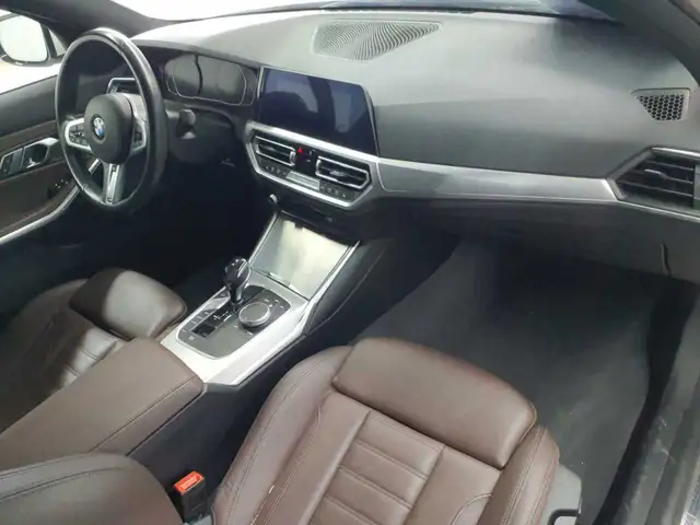 BMW 3 Series view 9