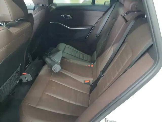 BMW 3 Series view 13