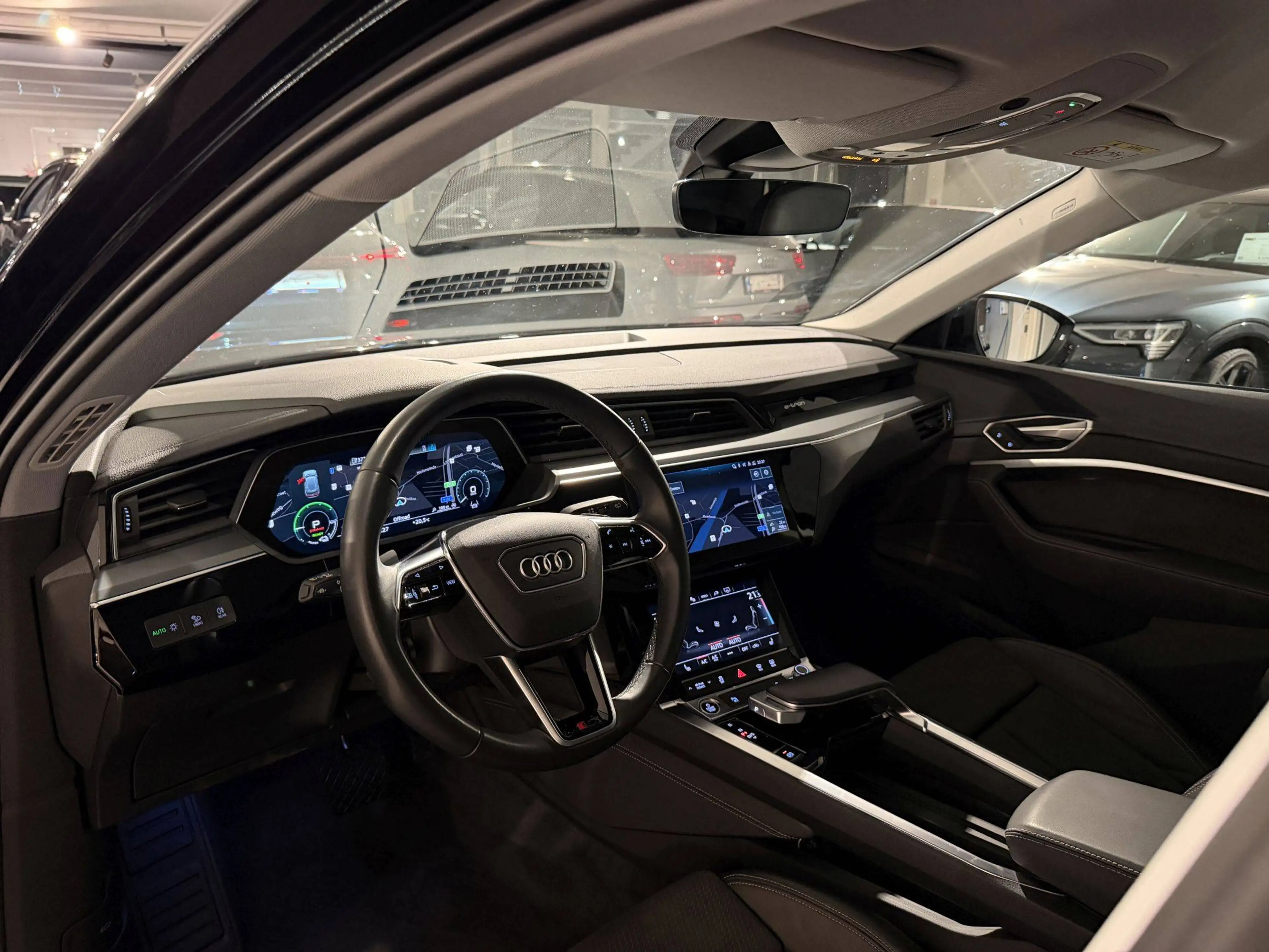 Audi Q8 e-tron 55 QUATTRO 408PK * BLACK PACK * LED * CAMERA * S-LINE * 22" * TREKHAAK * LEDER * ACC * LUCHTVERING * — photo 5
