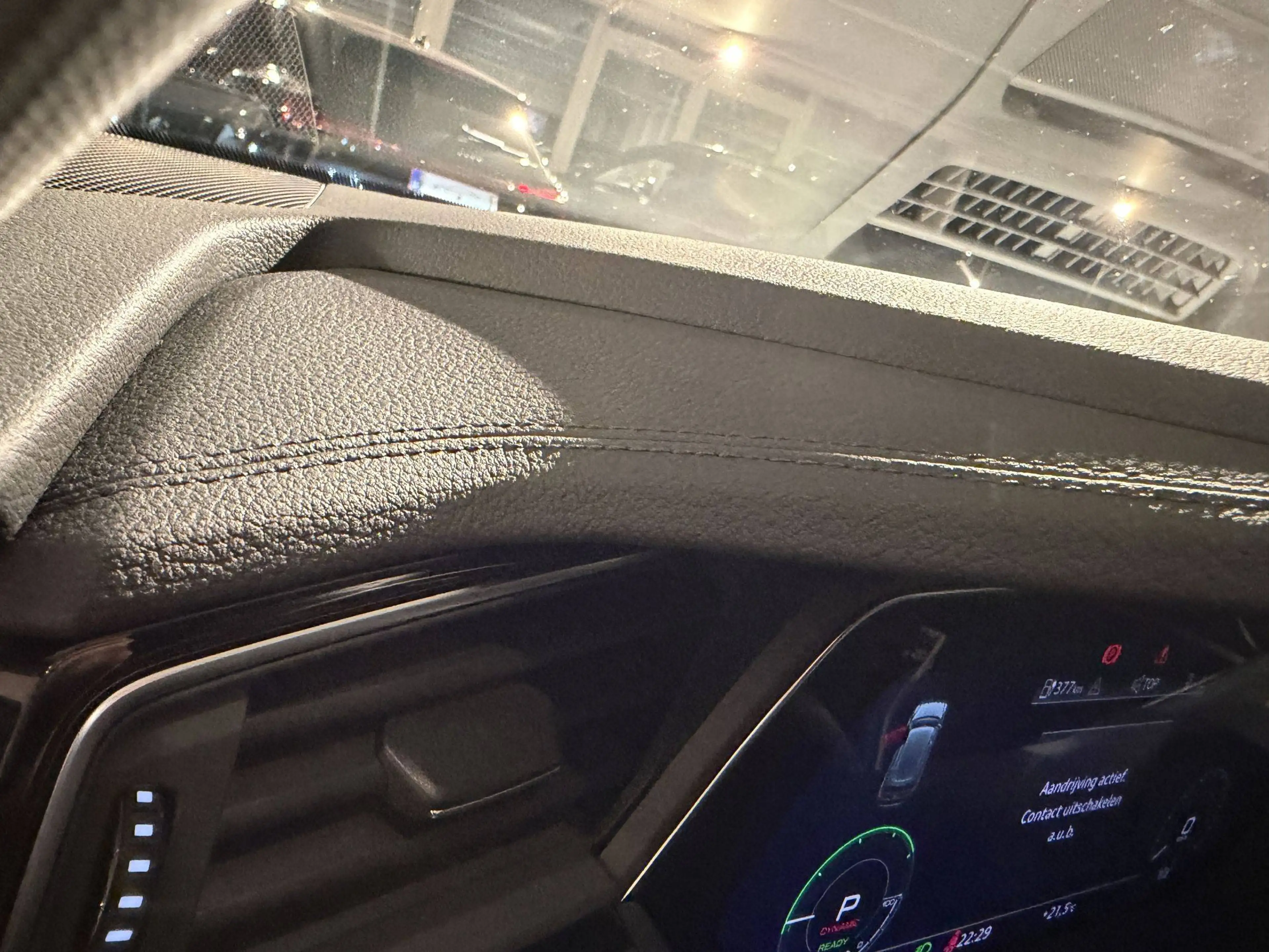 Audi Q8 e-tron 55 QUATTRO 408PK * BLACK PACK * LED * CAMERA * S-LINE * 22" * TREKHAAK * LEDER * ACC * LUCHTVERING * — photo 9