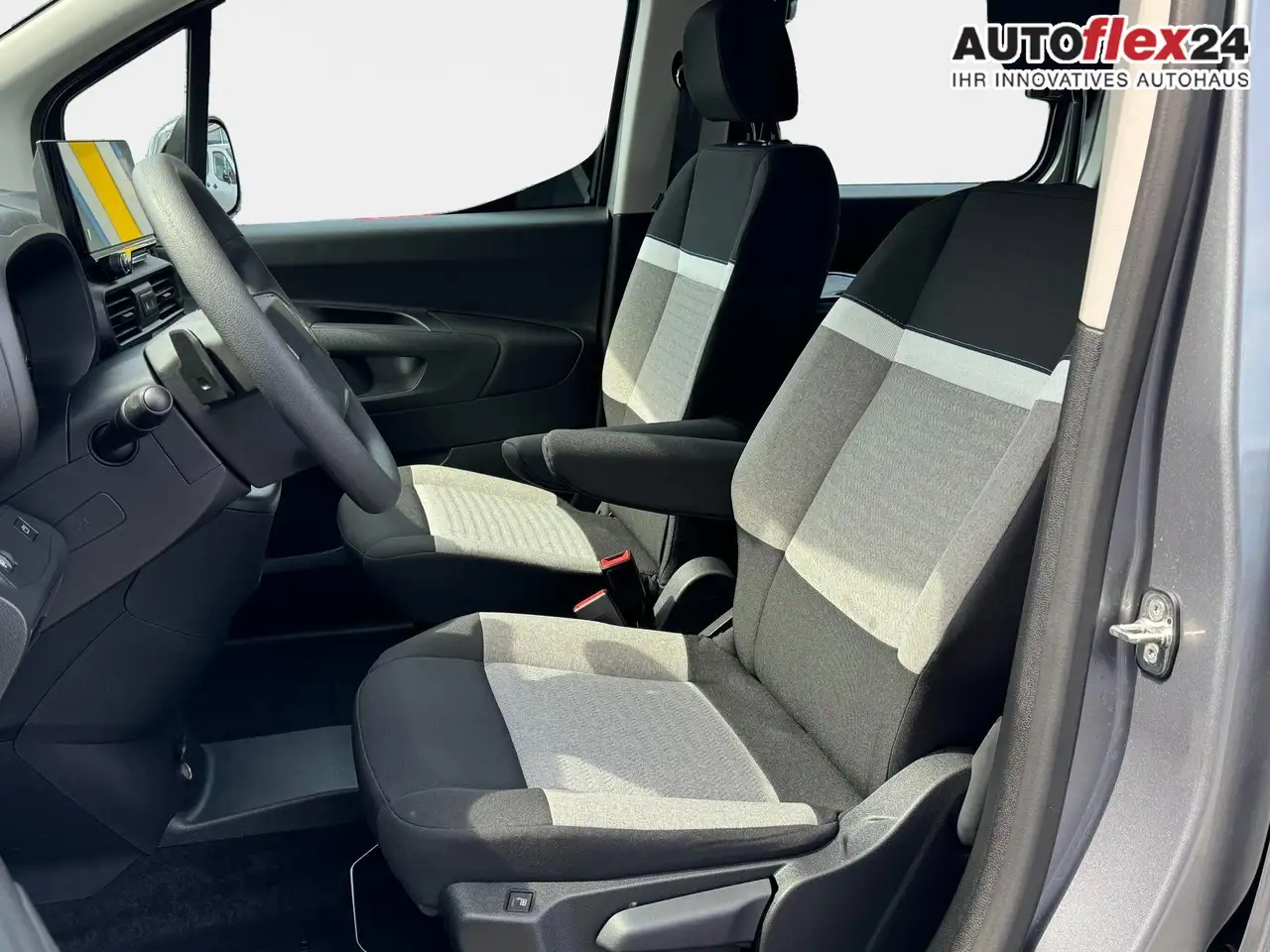 Citroen Berlingo XL Plus 1,5 130 MAX EAT8 Klima Rückfahrkamera E..., миниатюра 26