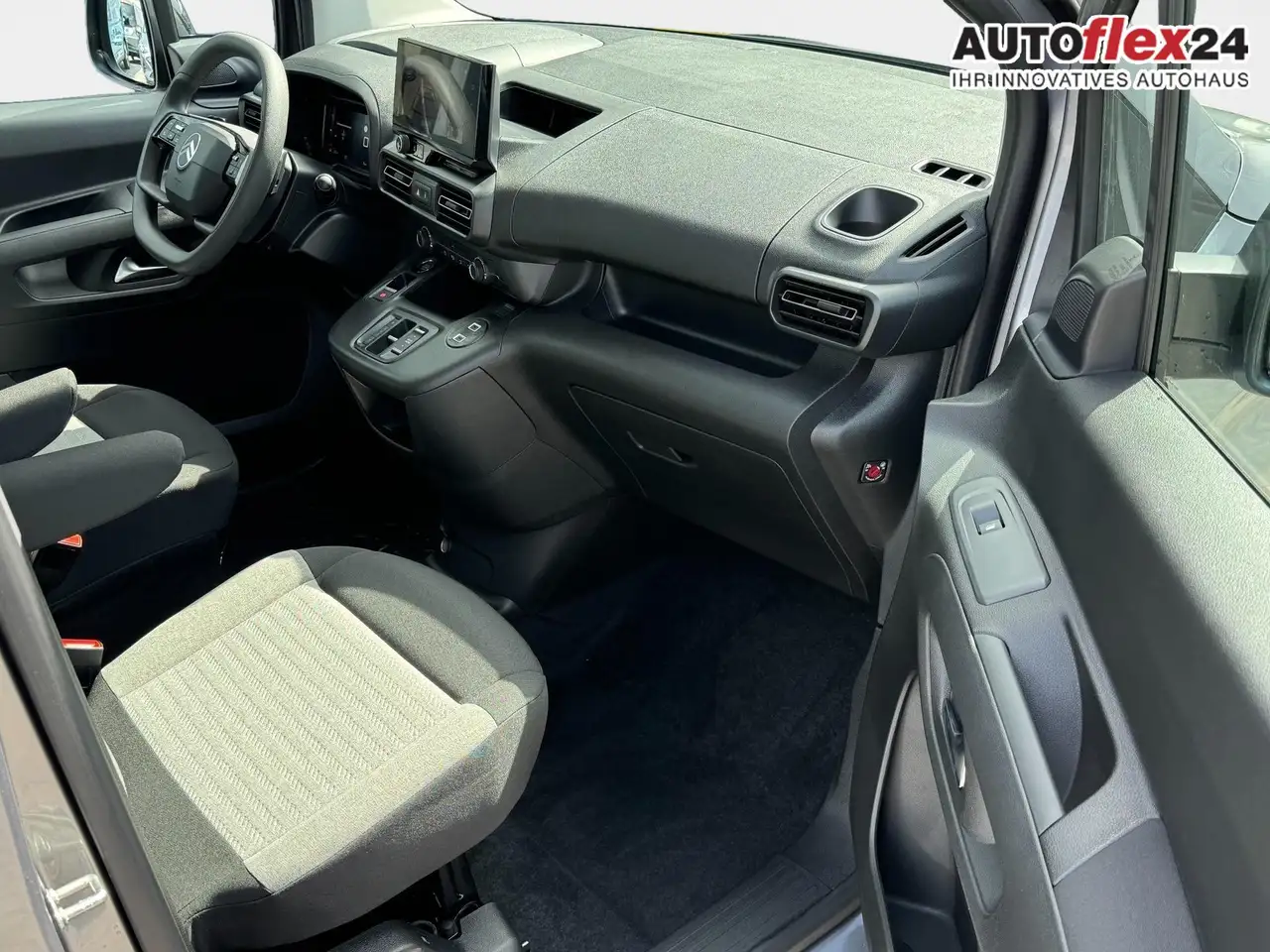 Citroen Berlingo XL Plus 1,5 130 MAX EAT8 Klima Rückfahrkamera E..., миниатюра 10