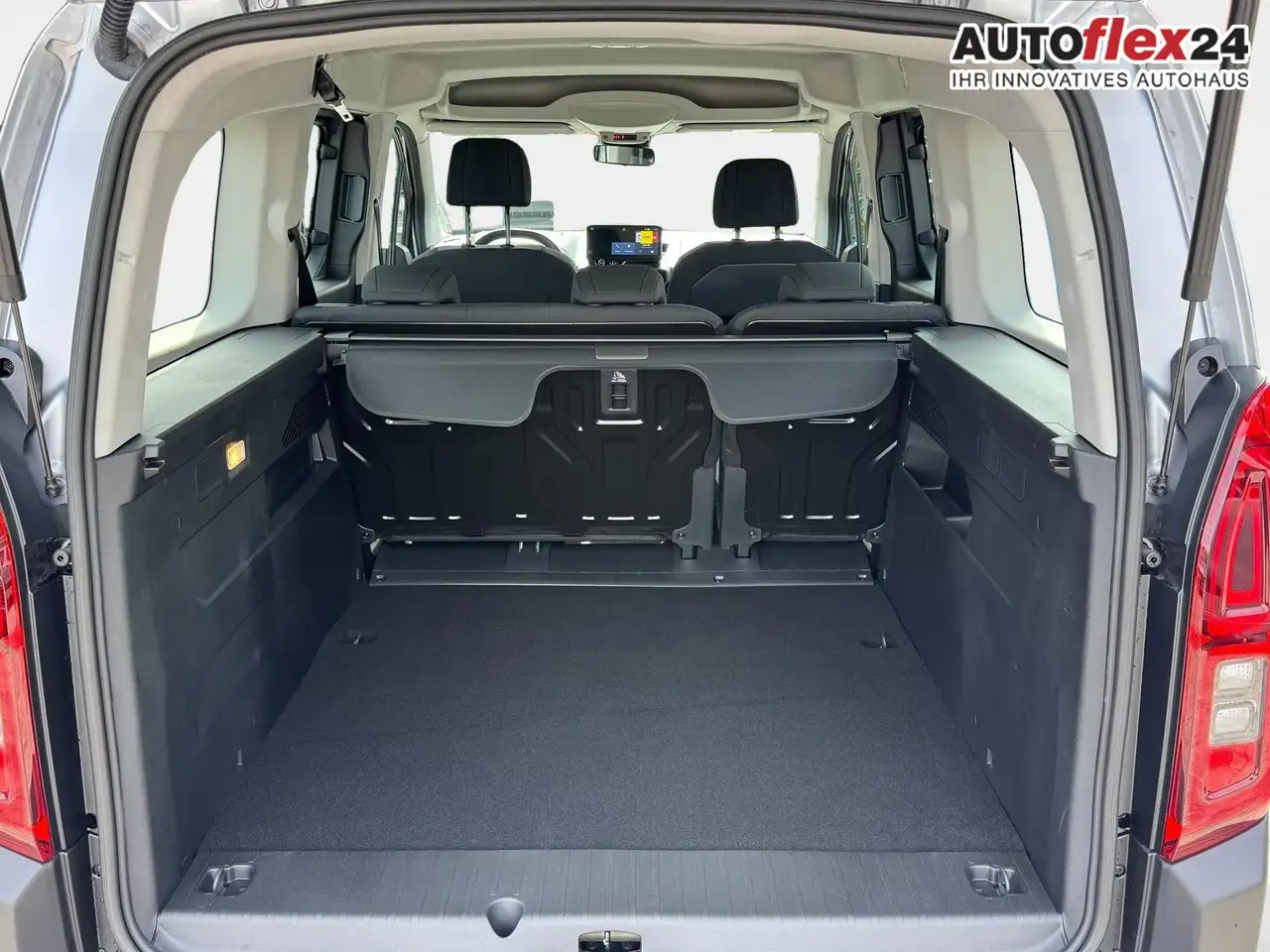 Citroen Berlingo XL Plus 1,5 130 MAX EAT8 Klima Rückfahrkamera E..., миниатюра 28
