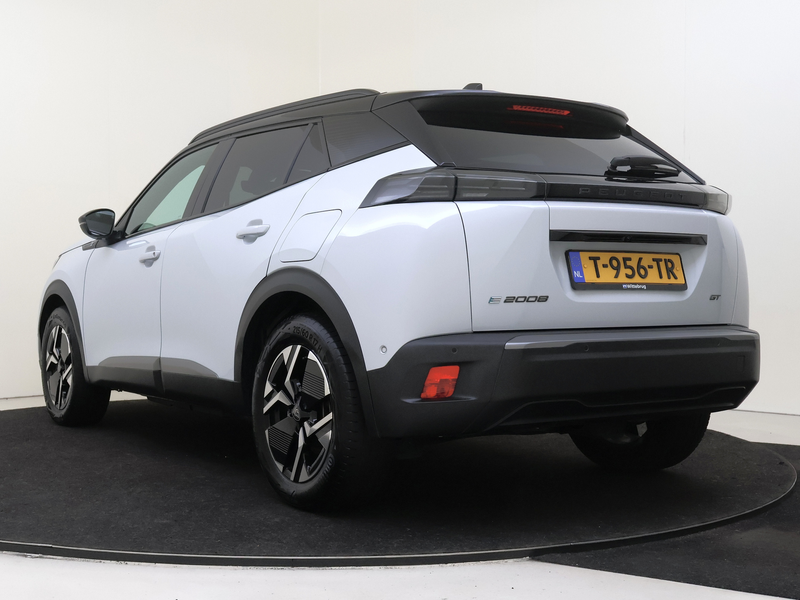 Peugeot e-2008 EV GT 54 kWh — photo 4