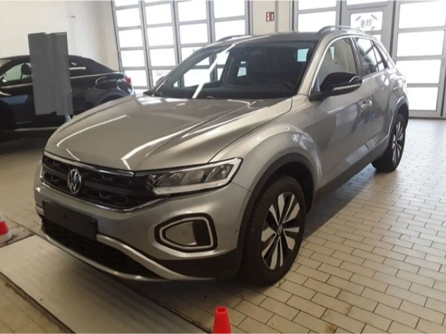 Volkswagen T-Roc 2.0 TDI DSG GOAL LM17 NAVI ASSIST APP-CON Plateado - 2
