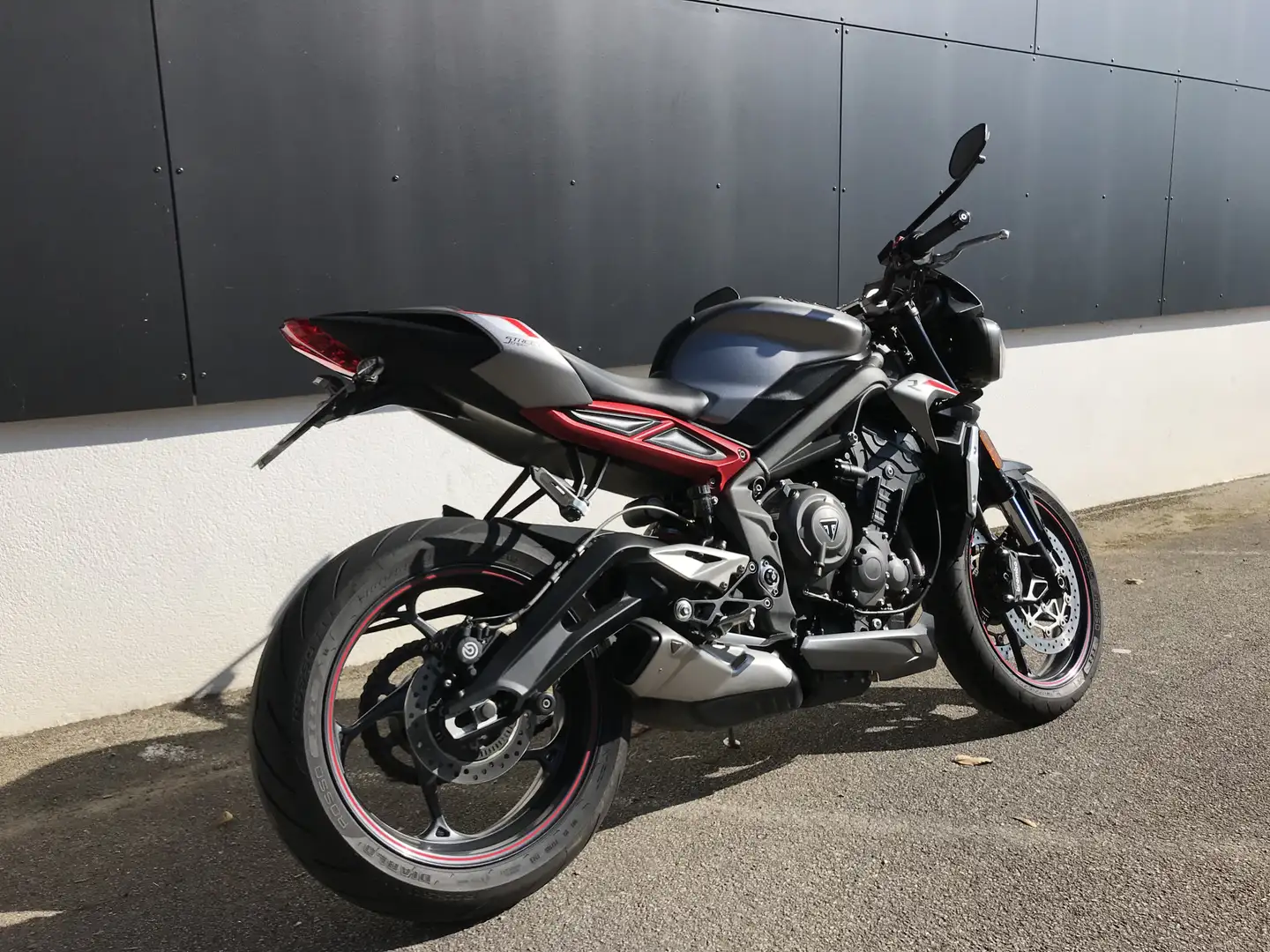 Triumph Street Triple 675 Gris - 2