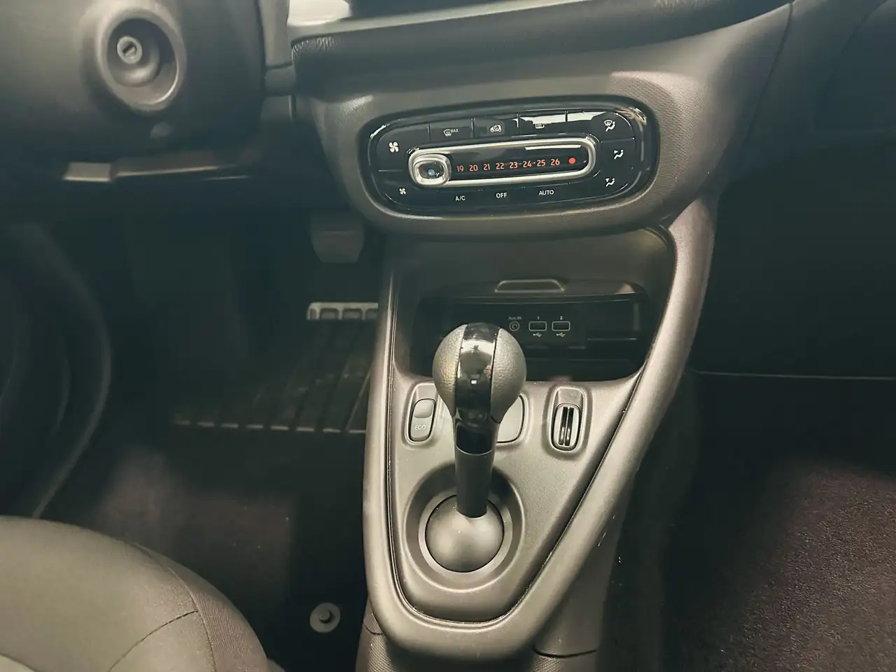 smart forTwo 2024 — фото 15