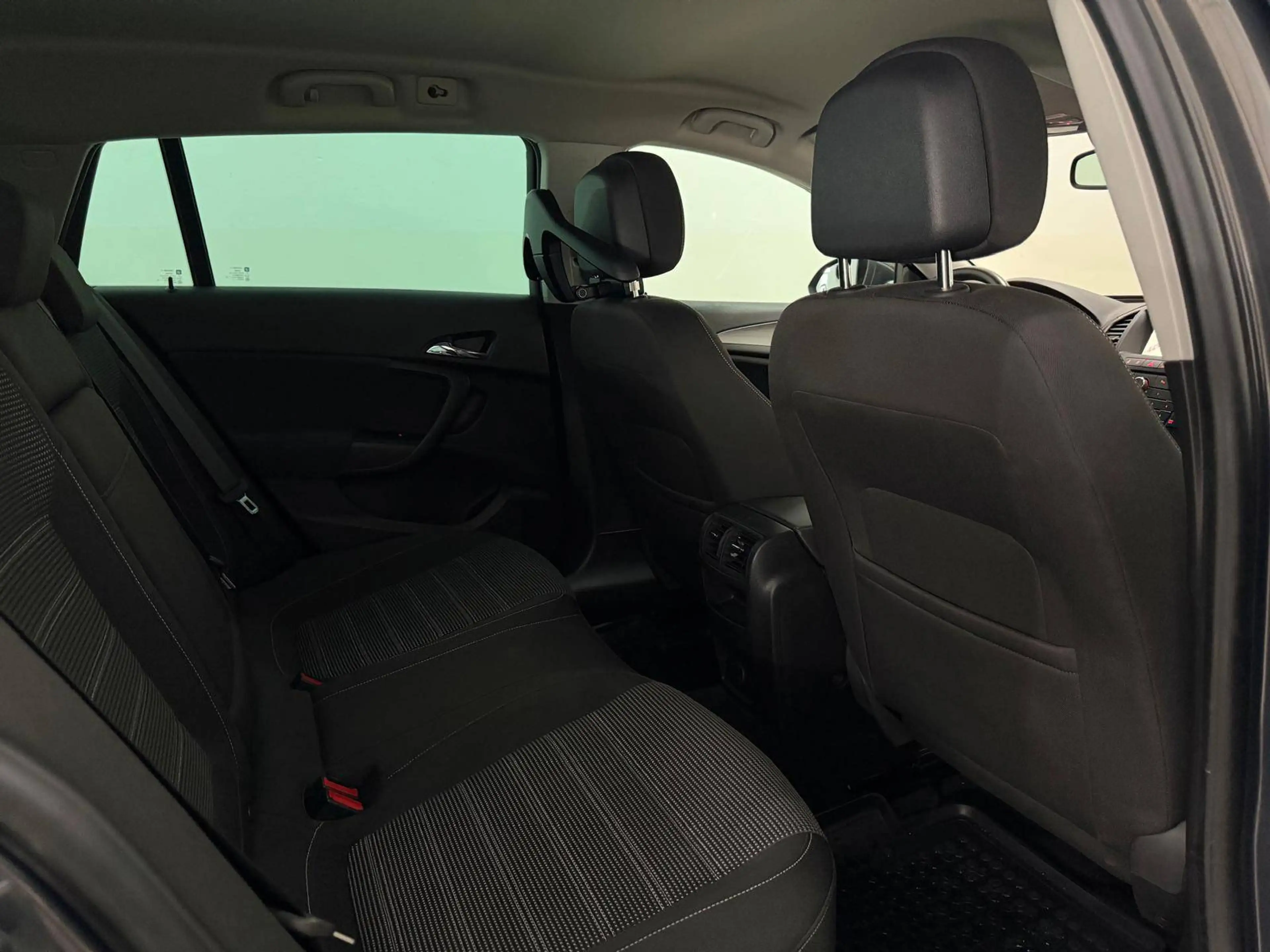 Opel Insignia 2,0 Edition CDTI ecoflex NAVI - AHK - SHZ — photo 14