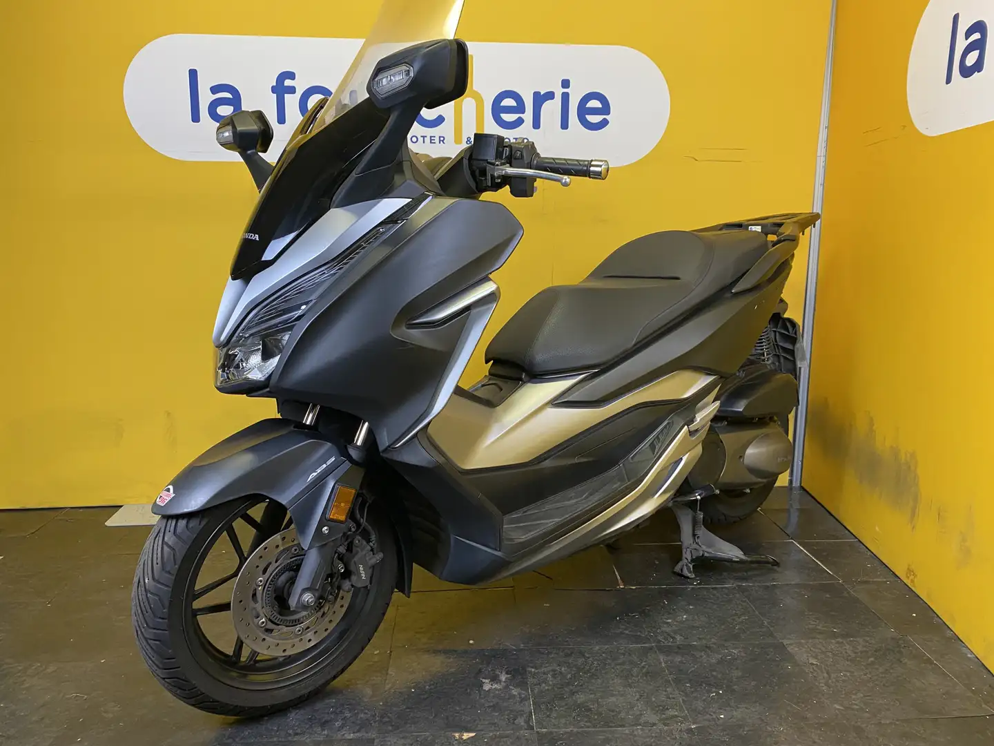 Honda Forza 300 Noir - 1