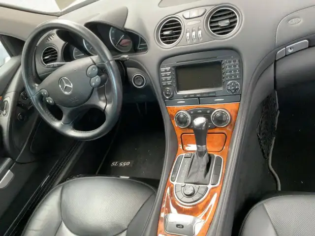 Mercedes-Benz SL view 4