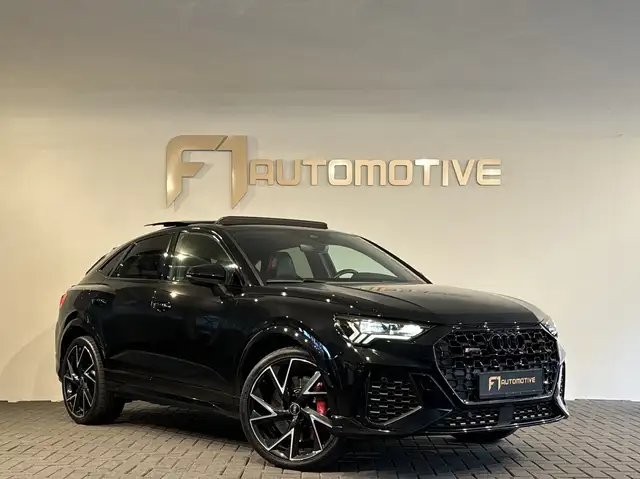 Audi RS Q3 view 3