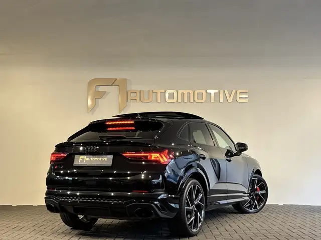 Audi RS Q3 view 4