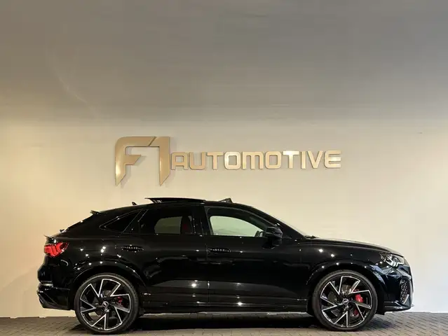 Audi RS Q3 view 8