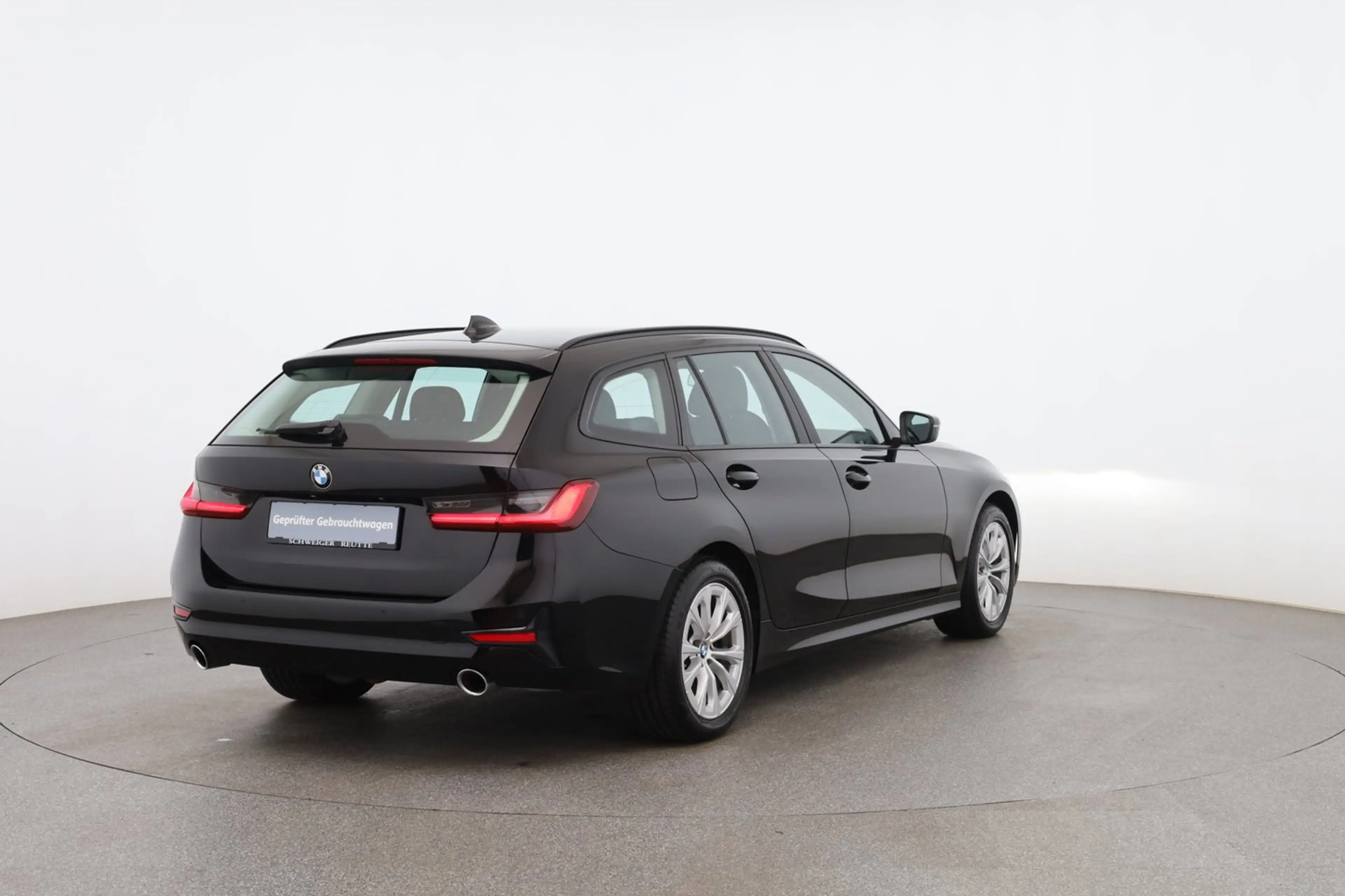 BMW 320 BMW 3 Touring 320 d xDrive Advantage — photo 5