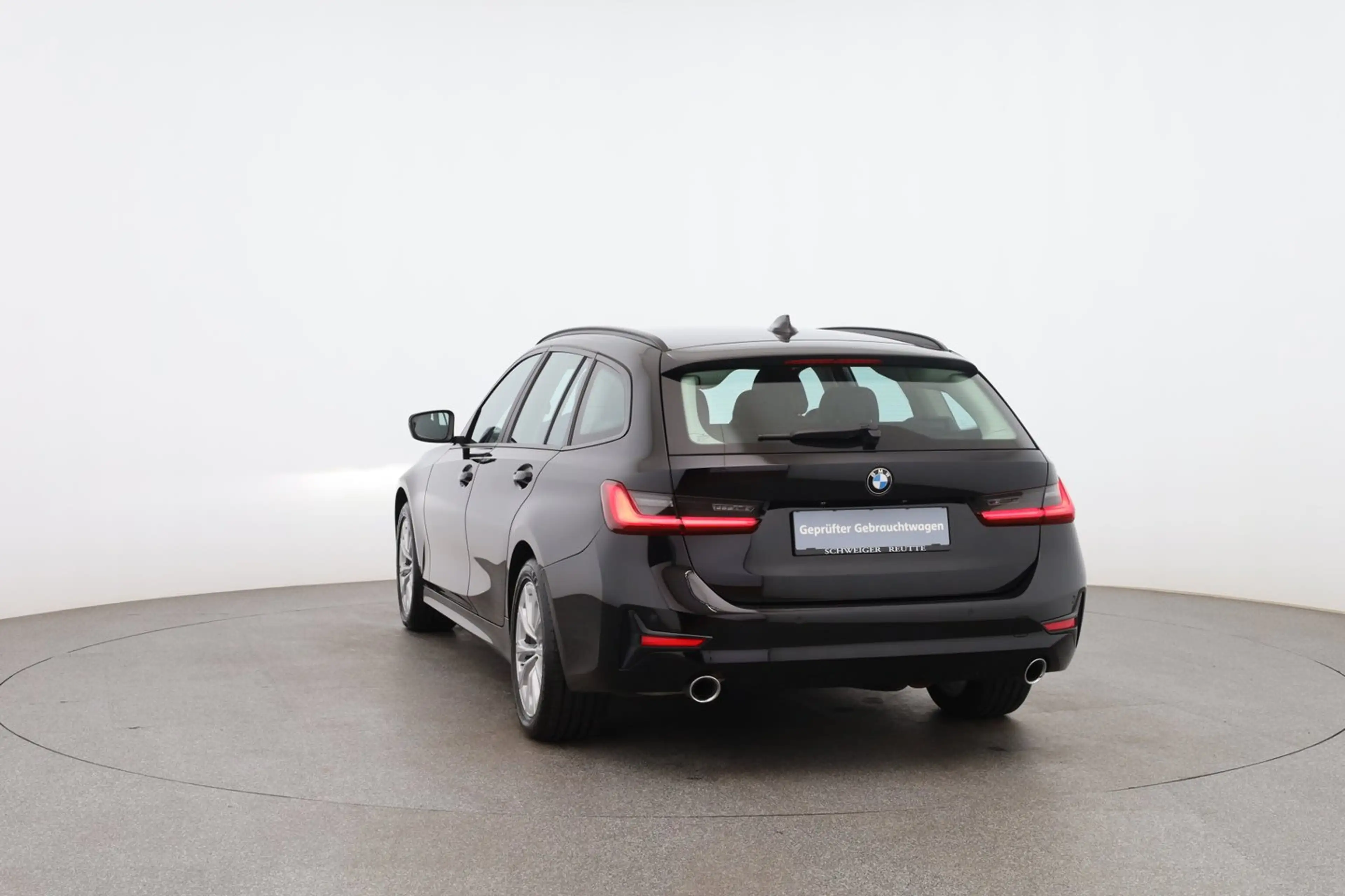 BMW 320 BMW 3 Touring 320 d xDrive Advantage — photo 4