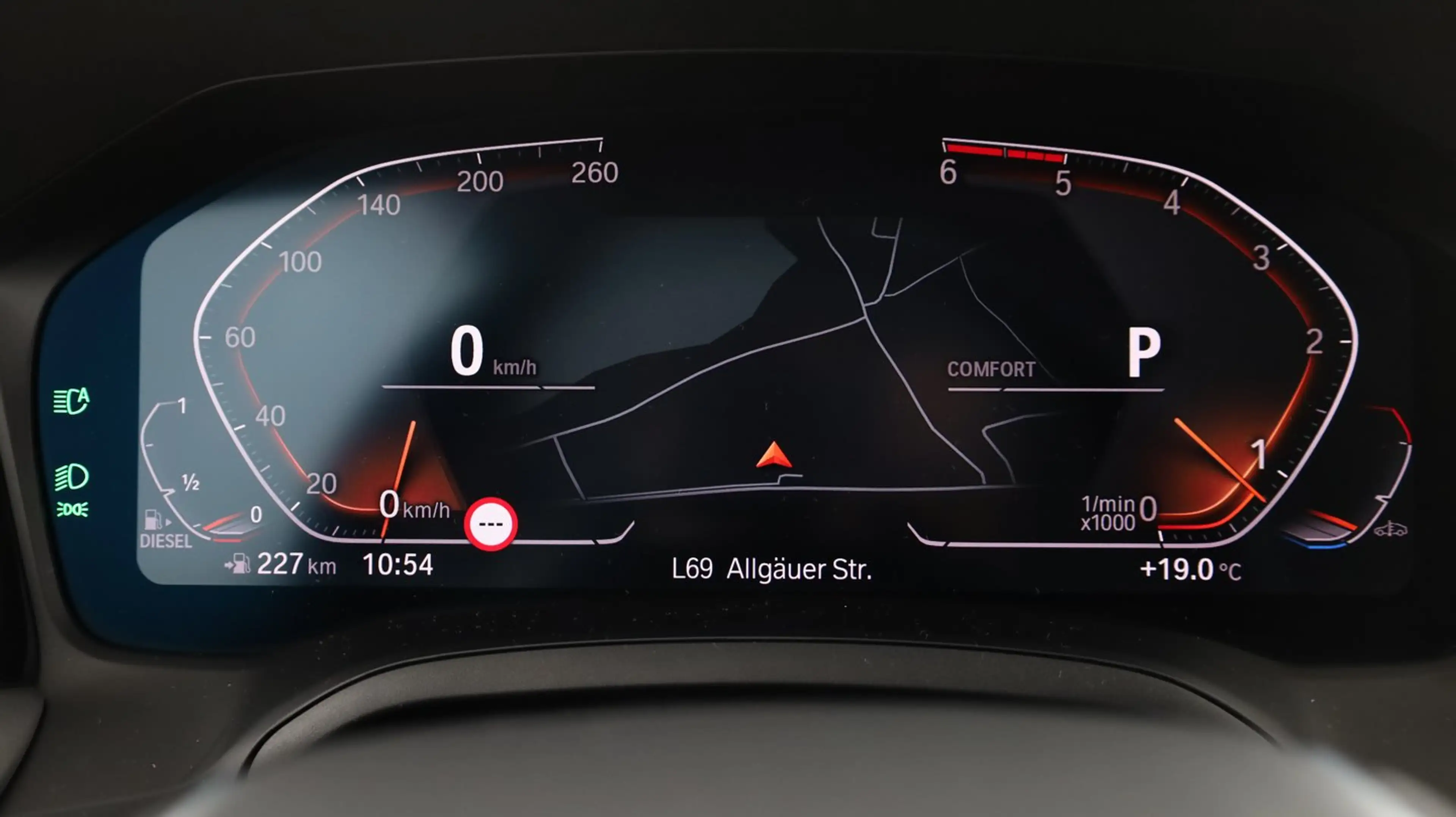 BMW 320 BMW 3 Touring 320 d xDrive Advantage — photo 14
