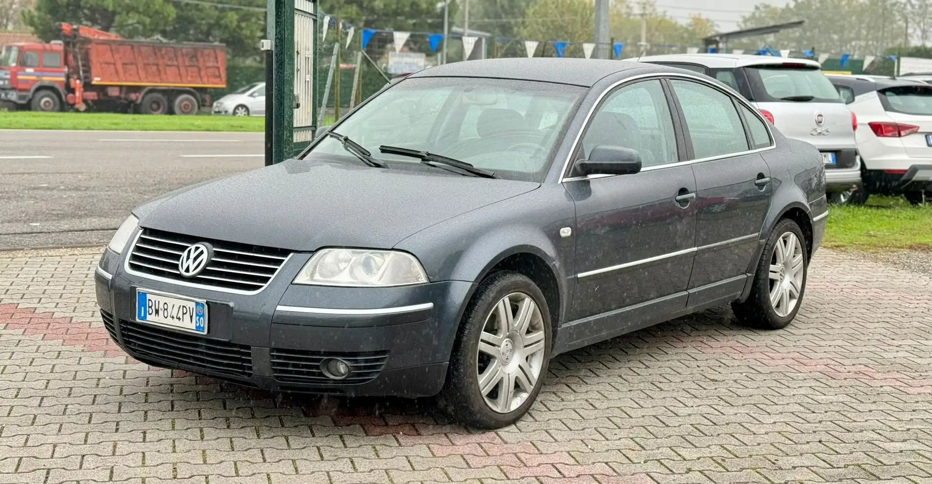 Volkswagen Passat 1.9 tdi Highline 130cv Grigio - 1