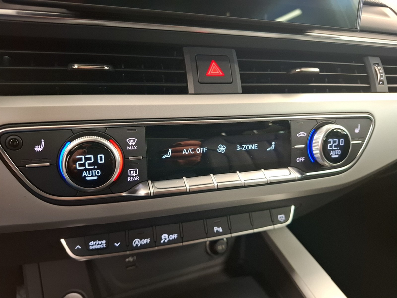 Audi A4 Limousine 40 TDI ACC Memory PDC LED SHZ — photo 15