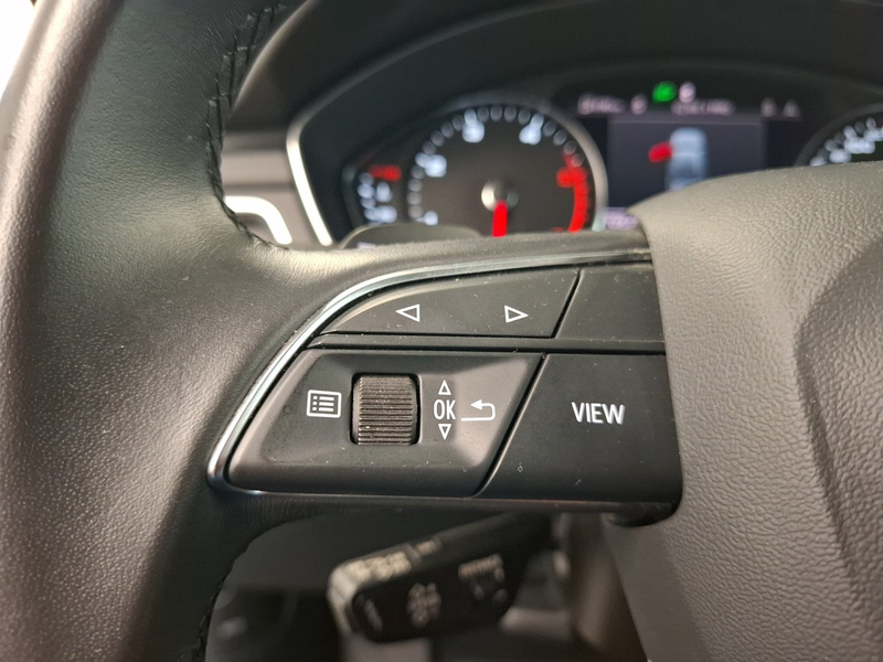 Audi A4 Limousine 40 TDI ACC Memory PDC LED SHZ — photo 18