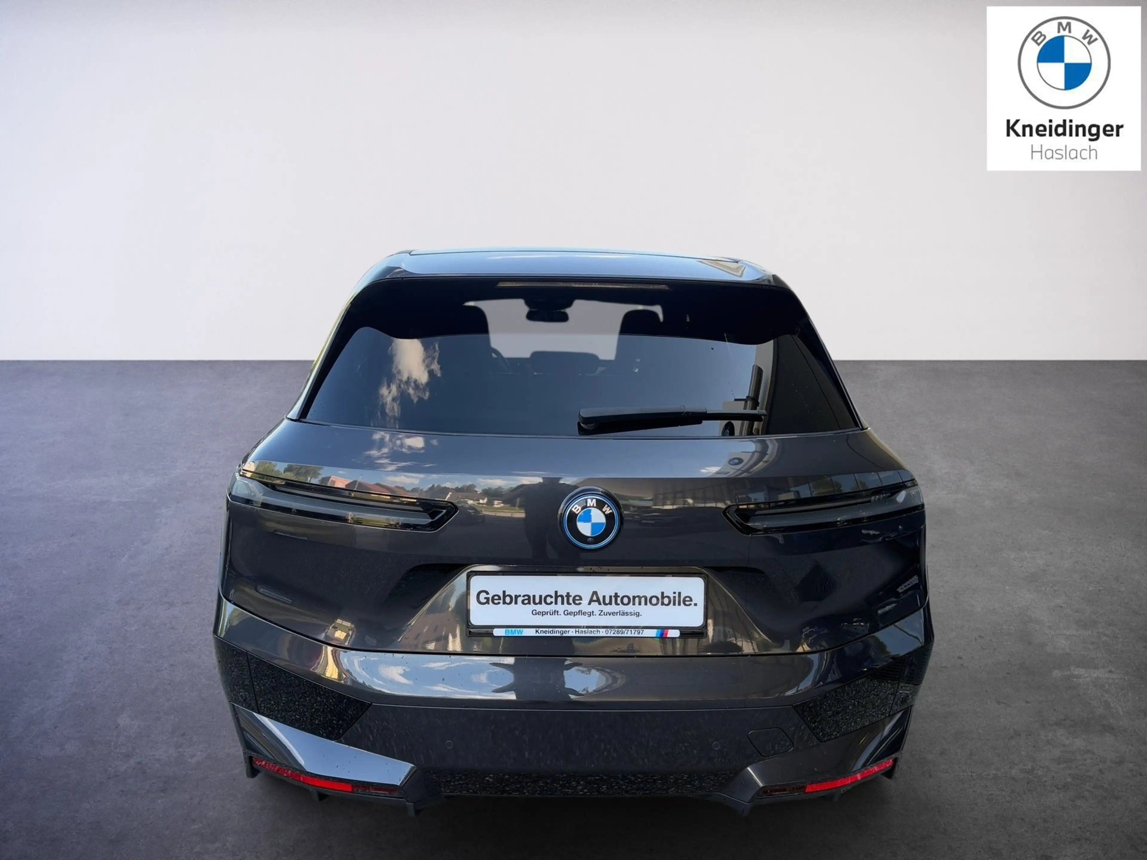 BMW iX xDrive40 — photo 5