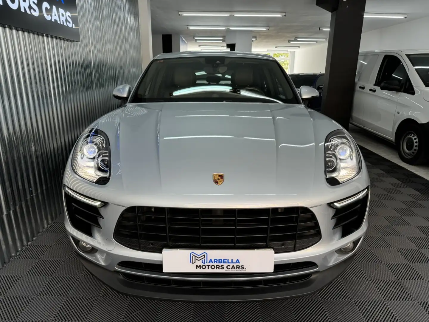Porsche Macan Aut. Gris - 2