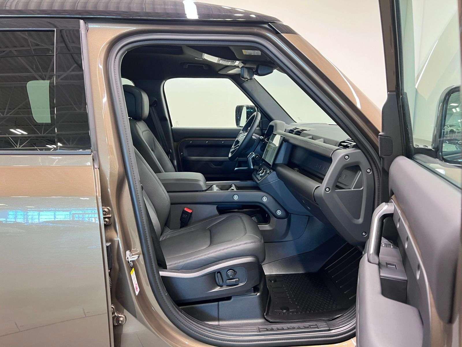 2026 Land Rover Defender 110 P400 X-DYNAMIC SE thumb 23