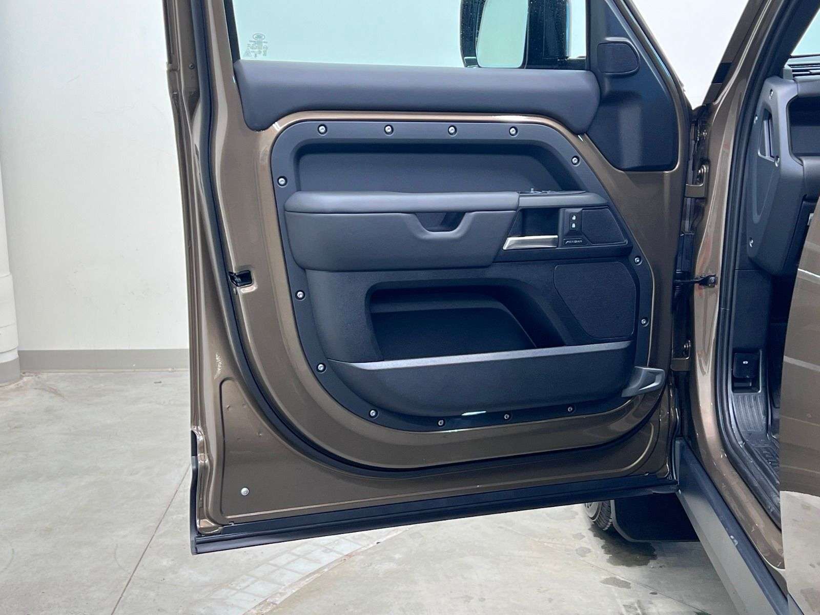 2026 Land Rover Defender 110 P400 X-DYNAMIC SE thumb 33