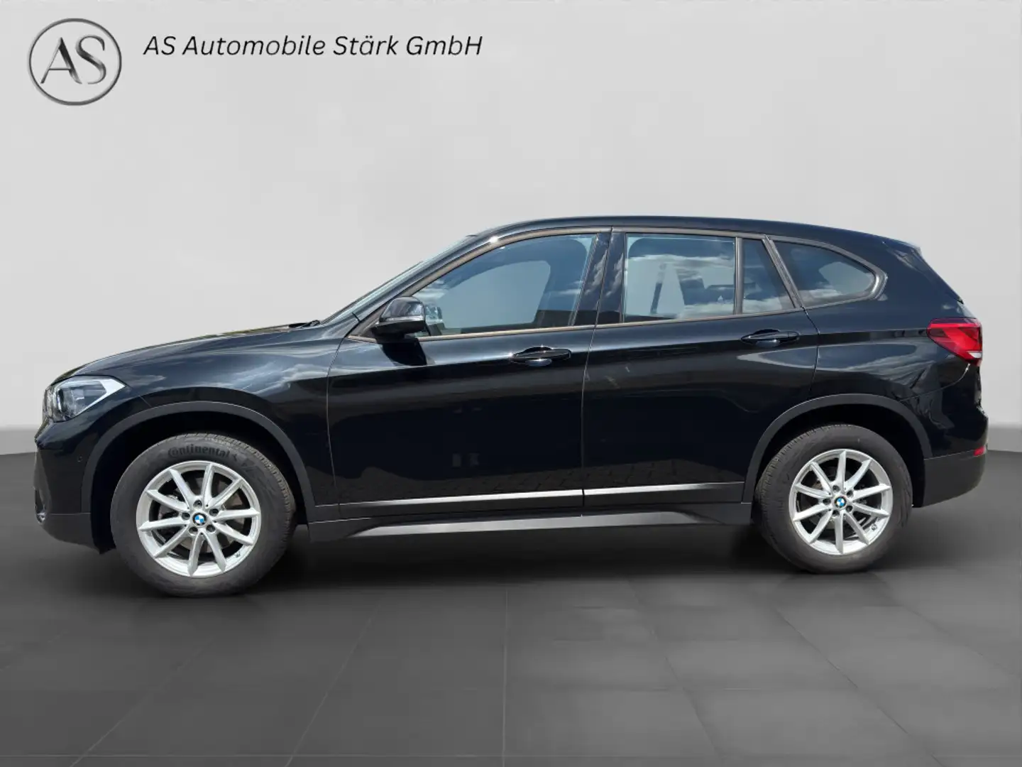 BMW X1 sDrive 18d LED+Kamera+AHK+Sportsitze Schwarz - 2