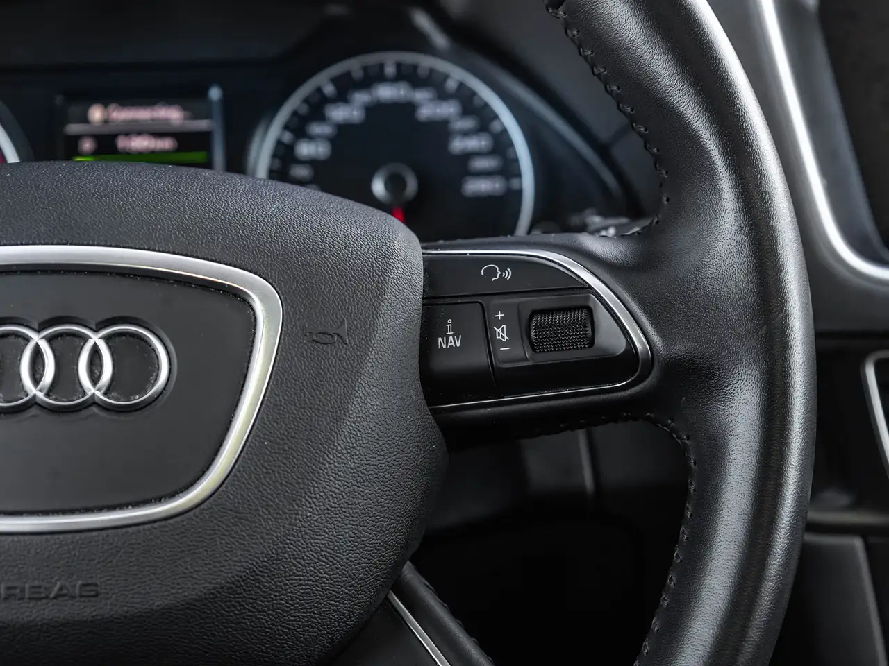 Audi Q5 снимка Audi Q5