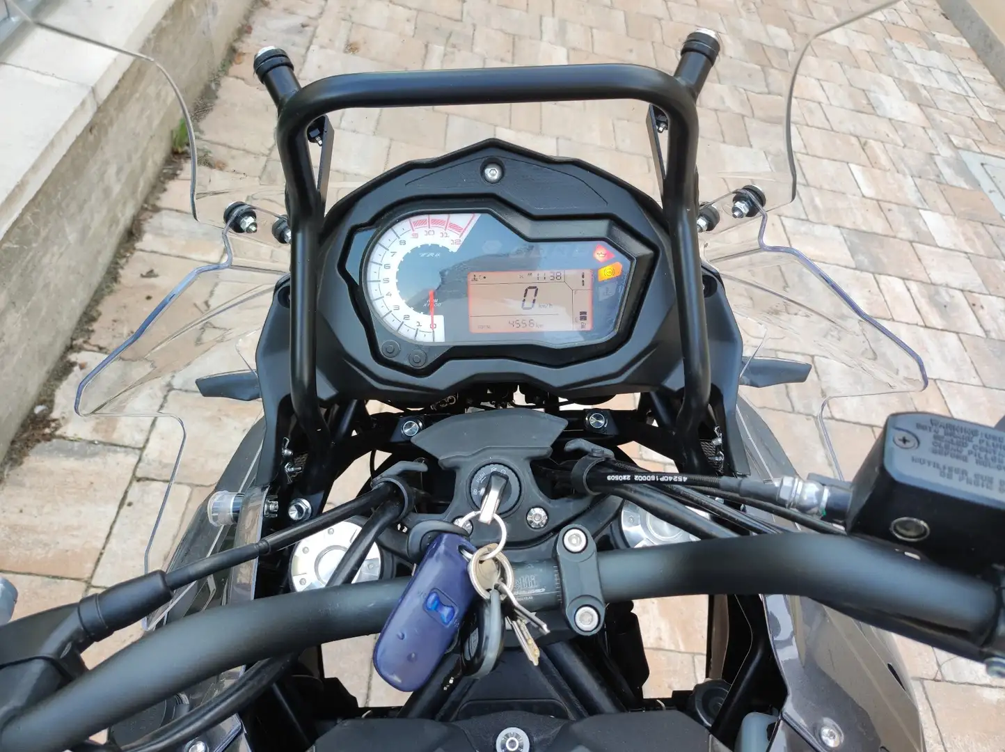 Benelli TRK 502 Negro - 1