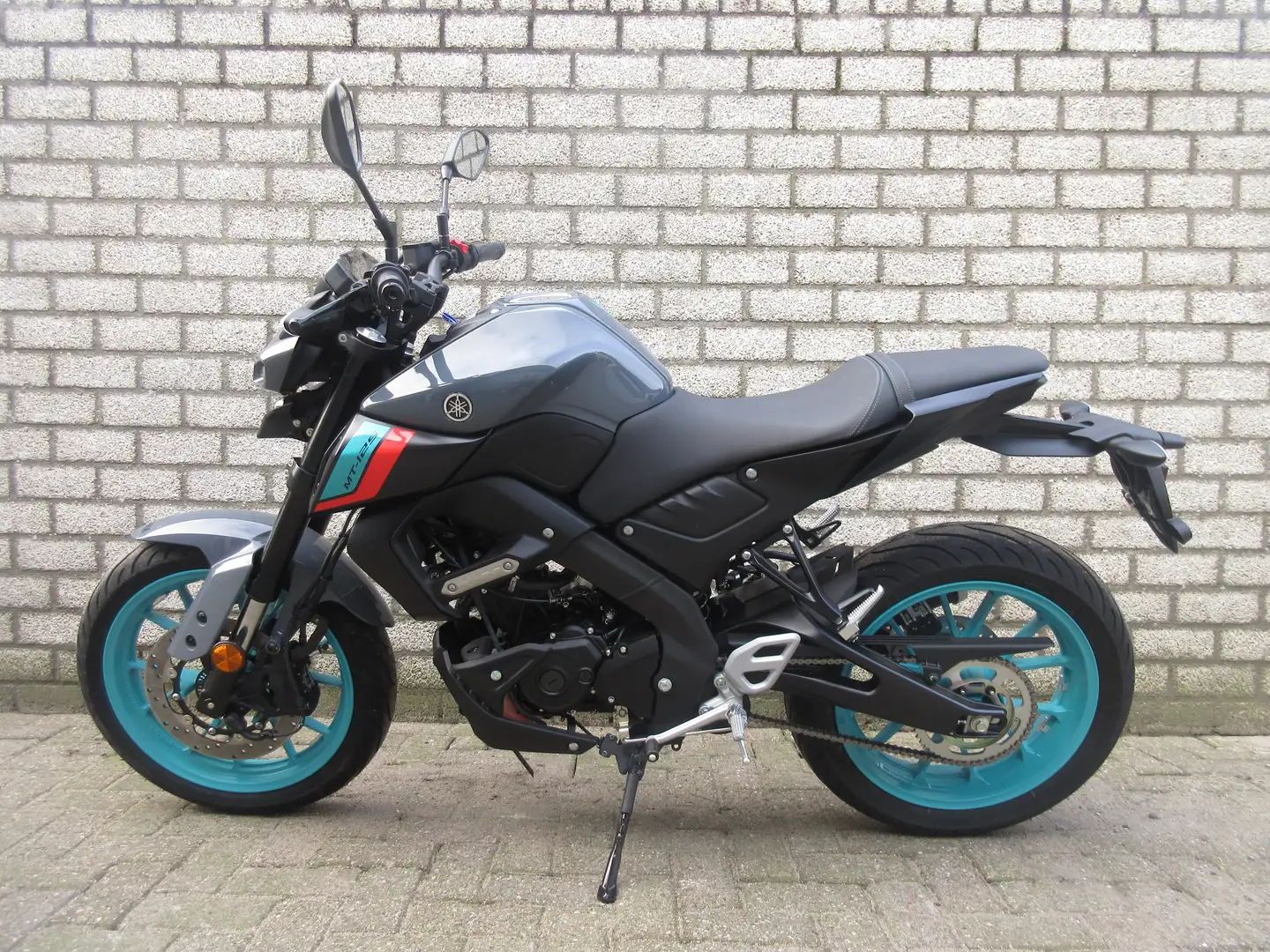 Yamaha MT-125 A - 2