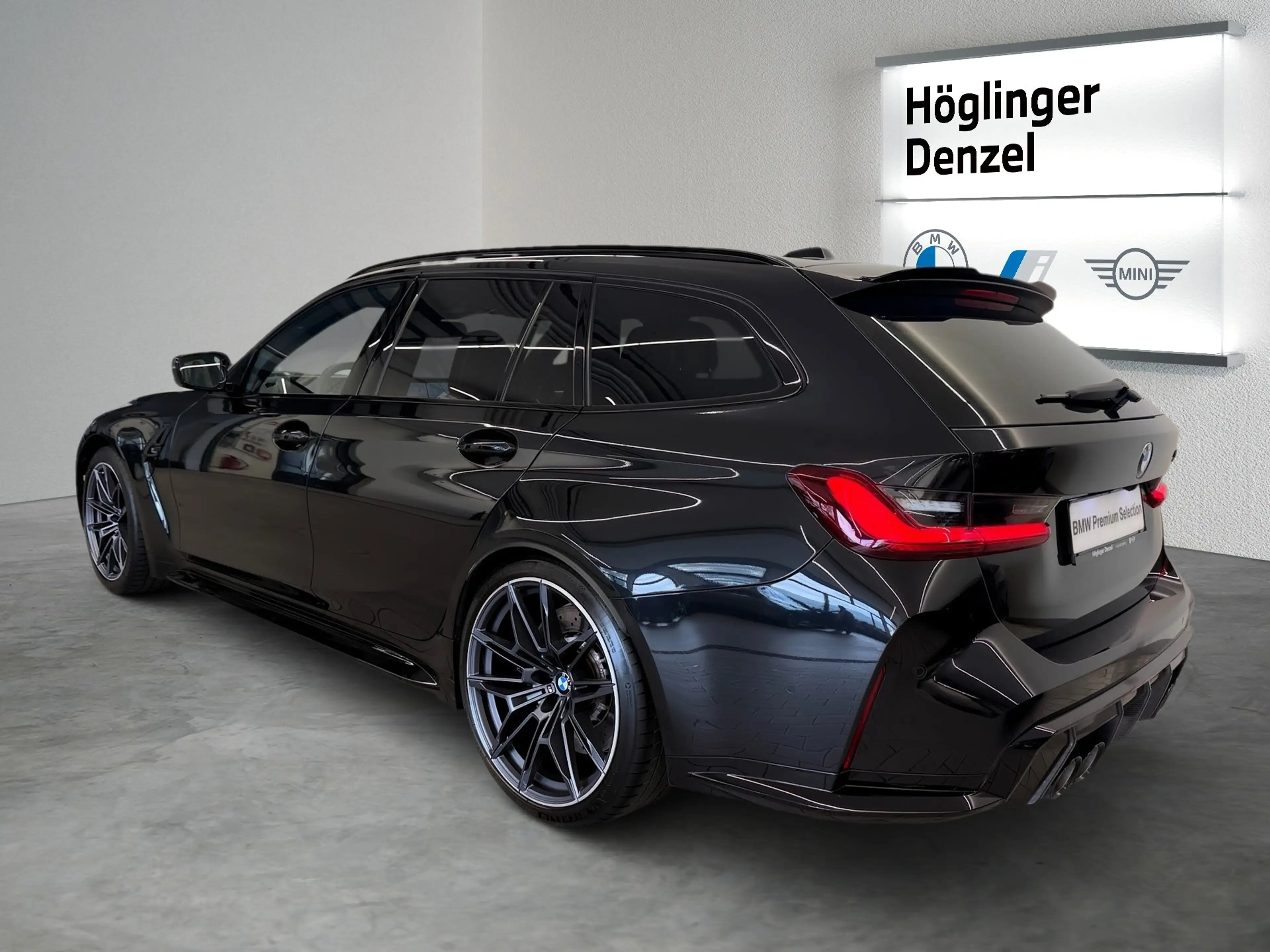 BMW M3 Competition M xDrive — photo 10