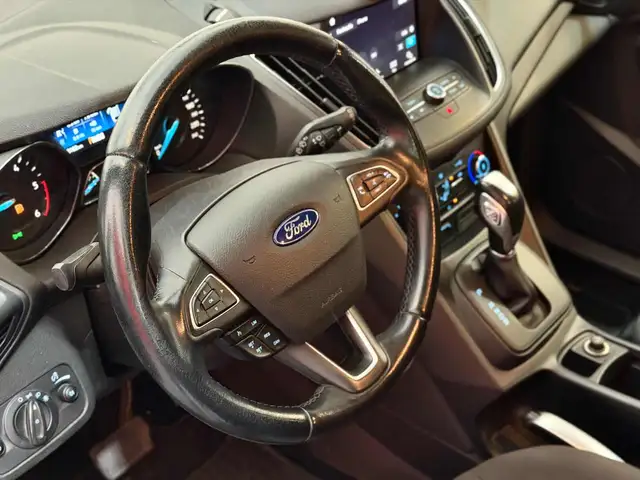 Ford C-Max view 11
