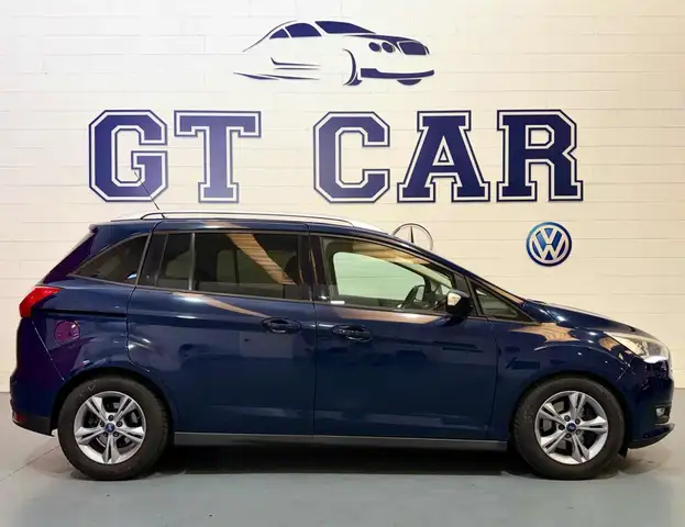Ford C-Max view 5