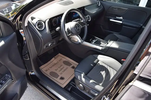 Mercedes-Benz Gla view 4