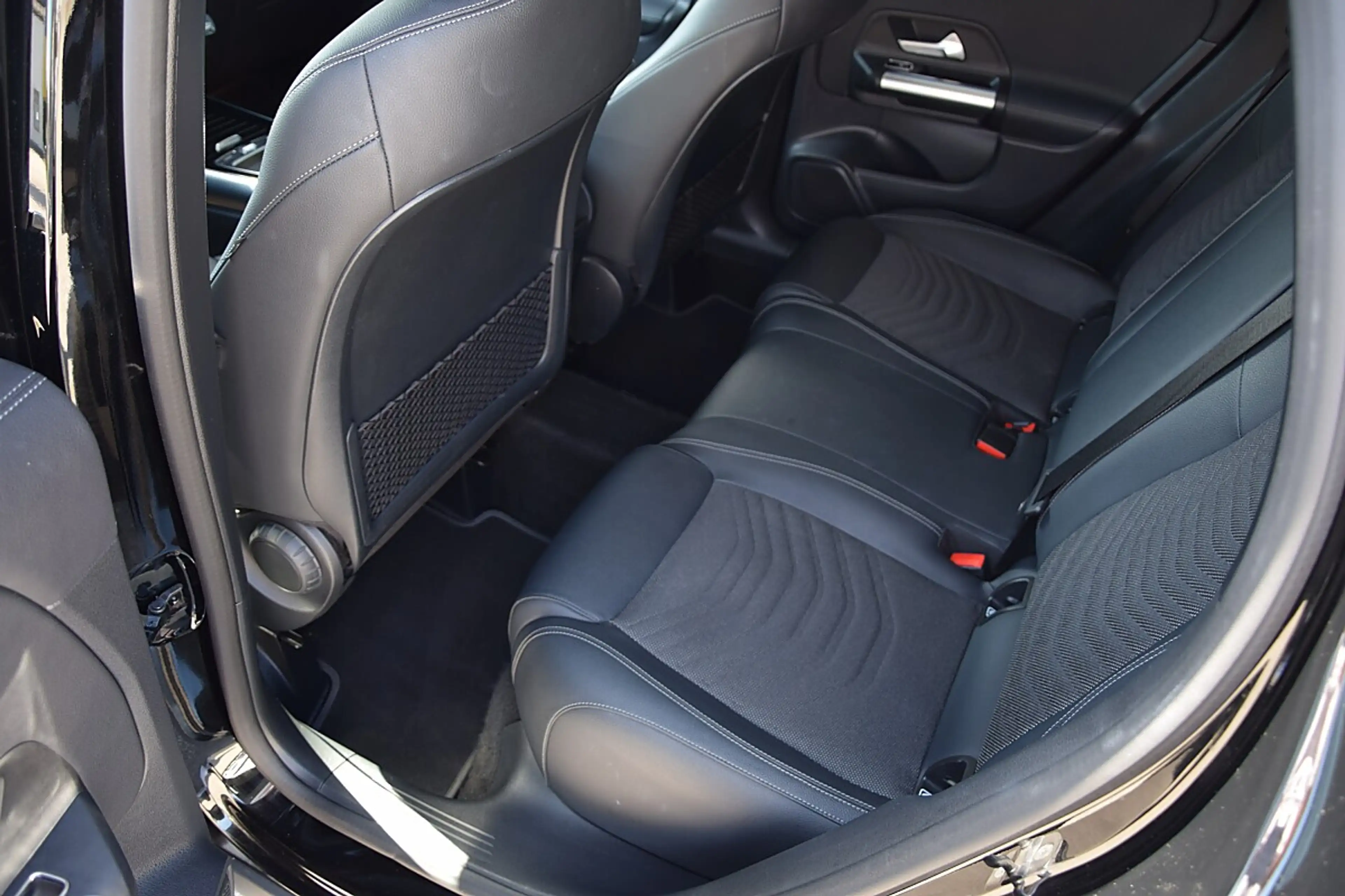 Mercedes-Benz GLA 200 d Progressive 4Matic (EURO 6d) — photo 13