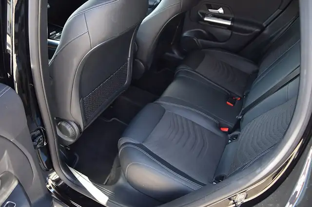 Mercedes-Benz Gla view 13