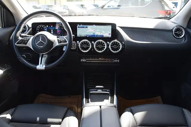Mercedes-Benz Gla view 14