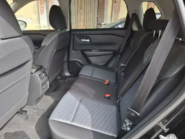 Nissan X-Trail view 9