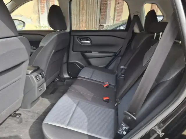 Nissan X-Trail view 8