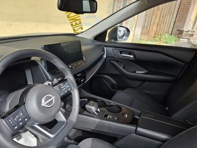 Nissan X-Trail view 5