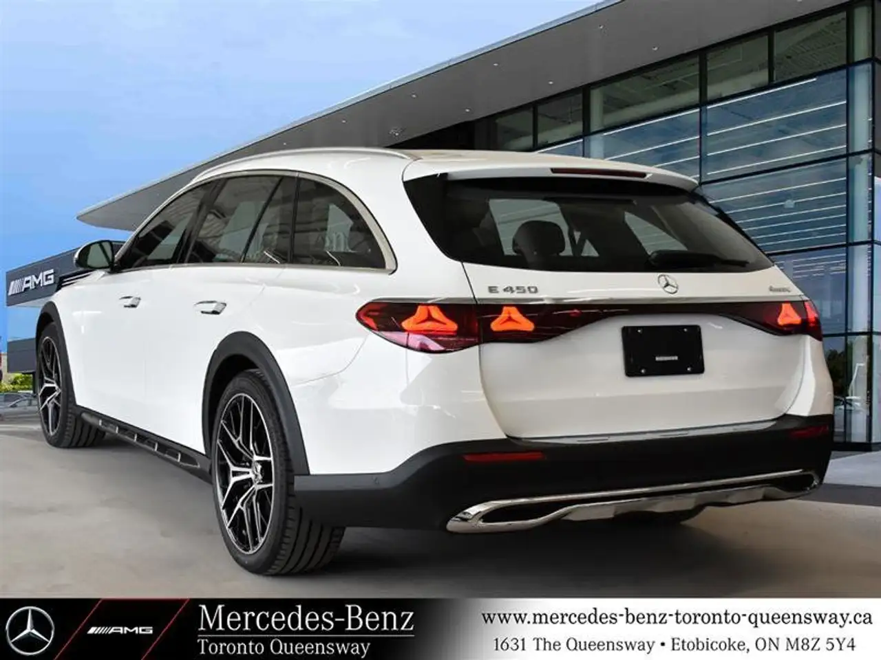 Mercedes-Benz E-Class снимка Mercedes-Benz E-Class