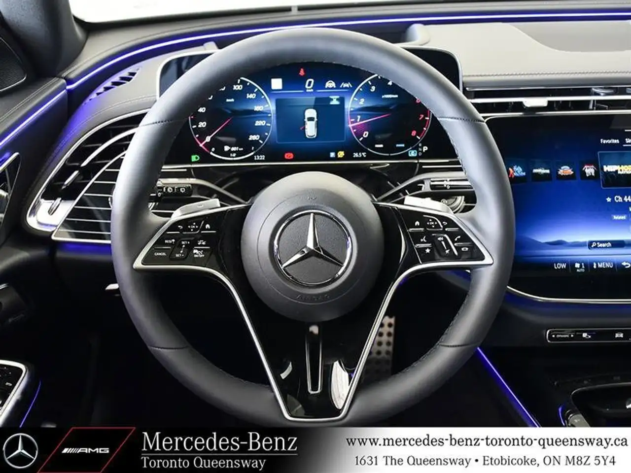 Mercedes-Benz E-Class снимка Mercedes-Benz E-Class