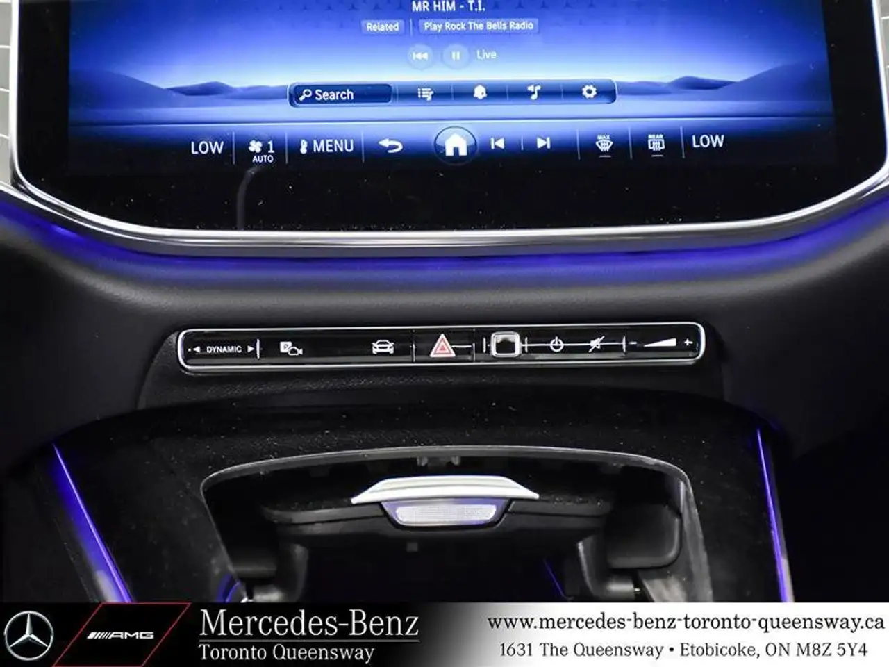 Mercedes-Benz E-Class снимка Mercedes-Benz E-Class