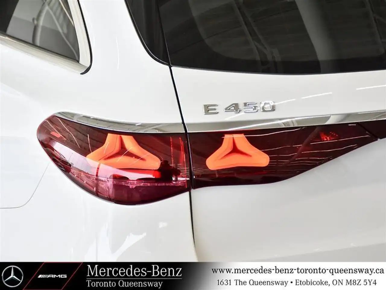 Mercedes-Benz E-Class снимка Mercedes-Benz E-Class