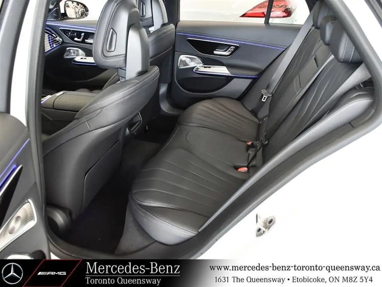 Mercedes-Benz E-Class снимка Mercedes-Benz E-Class