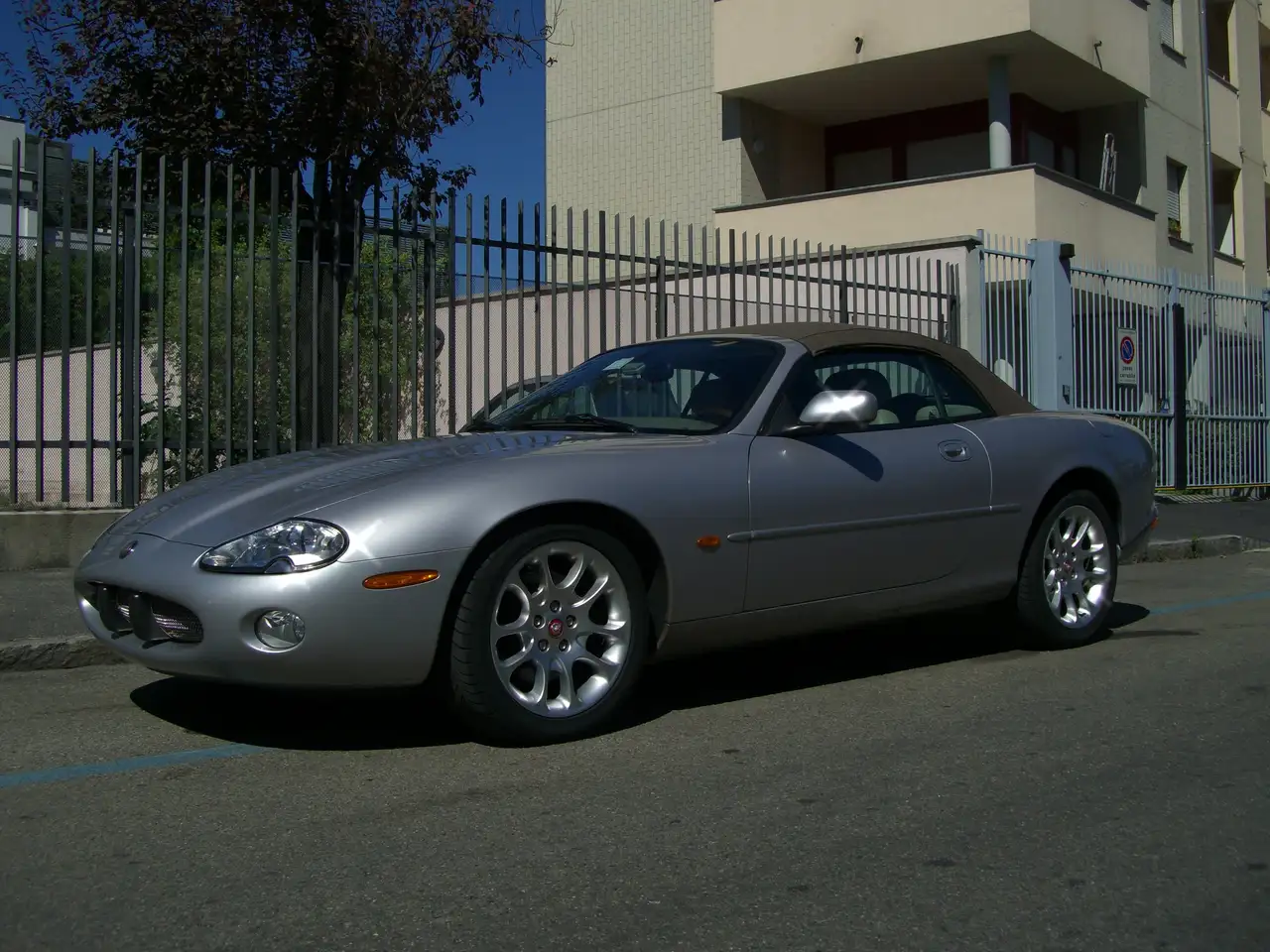 Jaguar XK XKR 2002